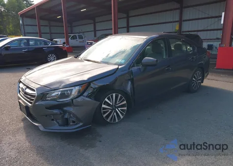 2019 Subaru Legacy 2.5I Premium из США, поврежденный, VIN 4S3BNAF6XK3006322